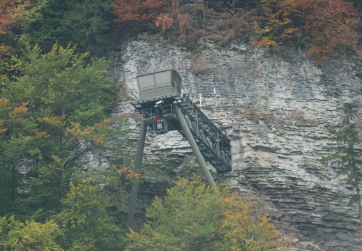 Tour de contrôle de Meiringen AFB, à flanc de falaise.
